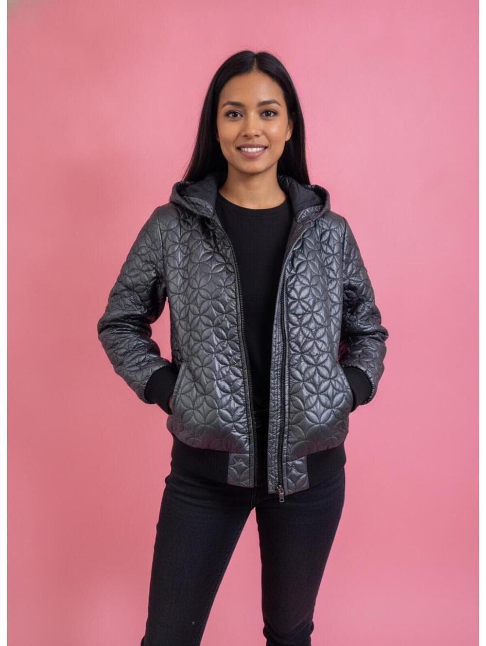 hinge. Quilted Hooded Jacket Black Women's Medium